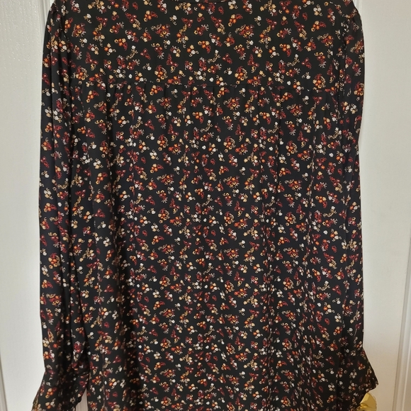 (SZ. 26)  Black Long Sleeve Blouse - Picture 7 of 9